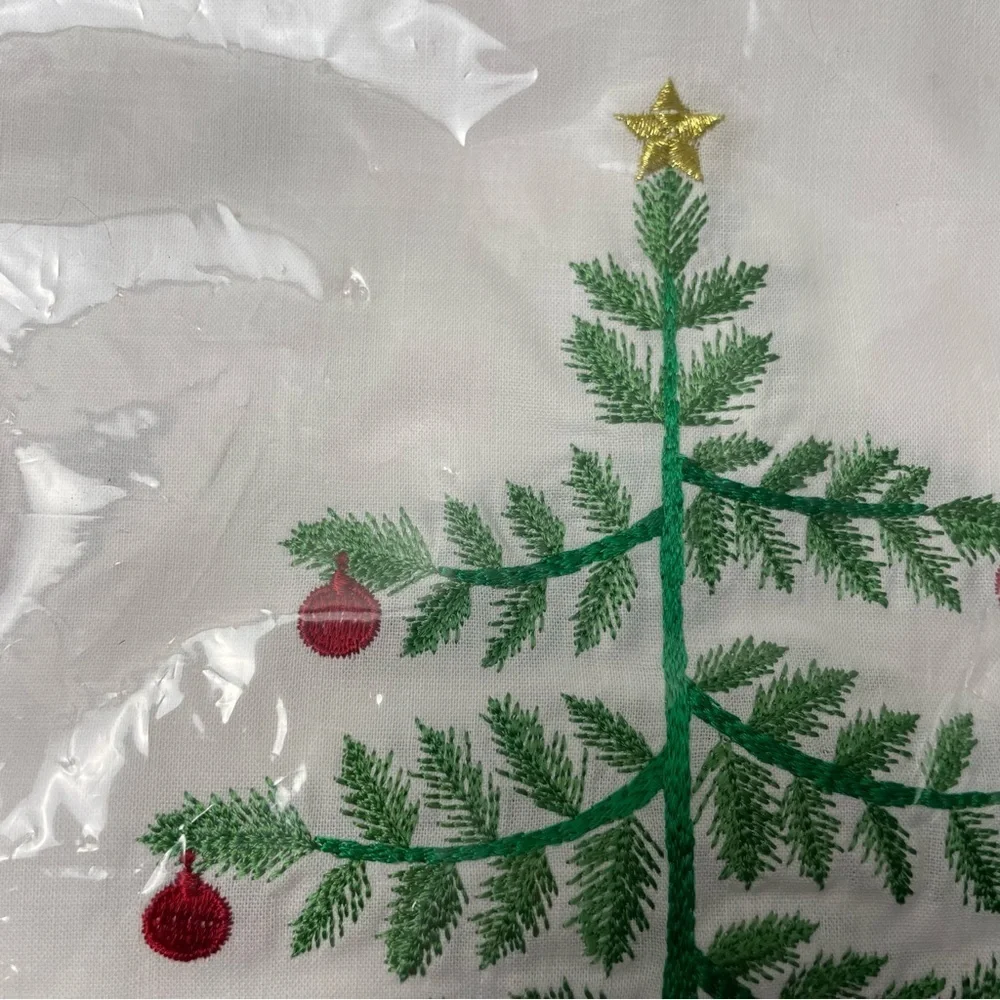 Lillian Vernon Guest Towel Set Christmas Wreath Tree OS White Embroidered Cotton